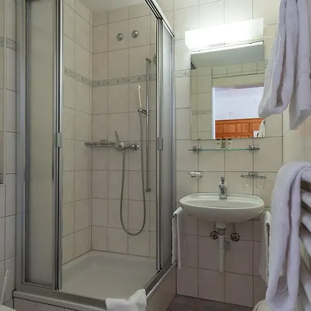 Hotel Davos Inn (Adults Only)