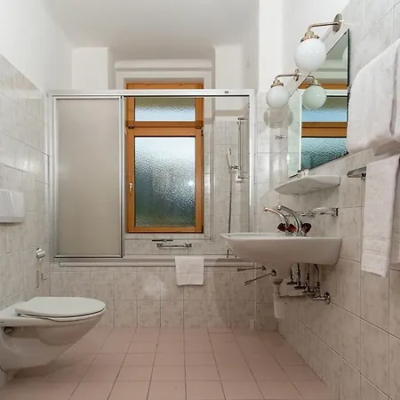 Hotel Davos Inn (Adults Only) 3*