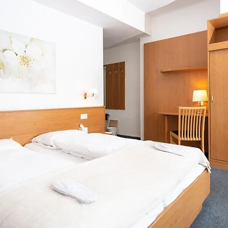 Отель Davos Inn (Adults Only)
