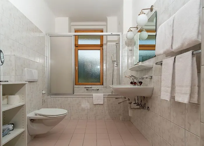 Otel Davos Inn (Adults Only) 3*