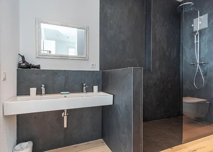 Davos Inn (Adults Only)